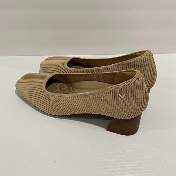 Women\'s Beige Knit Block Heel Pumps main image 5